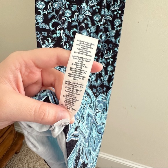 Chico’s Navy & Light Blue Floral Paisley Print Maxi Dress Size Small - Picture 9 of 9